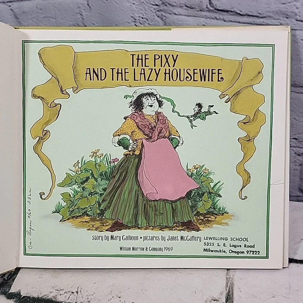 The PIXY AND LAZY‎ HOUSEWIFE By Mary Calhoun Vtg 1969 HCDJ